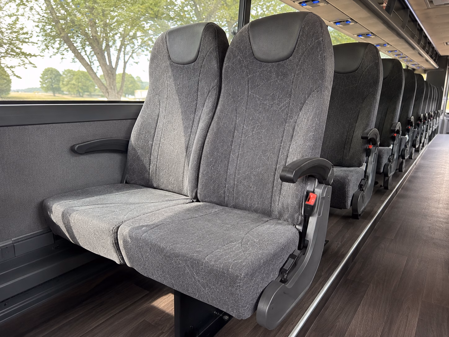 cambridge charter bus